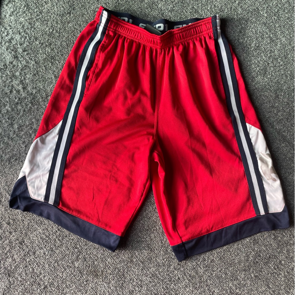 AND1 Basketball shorts Red and black size XXL